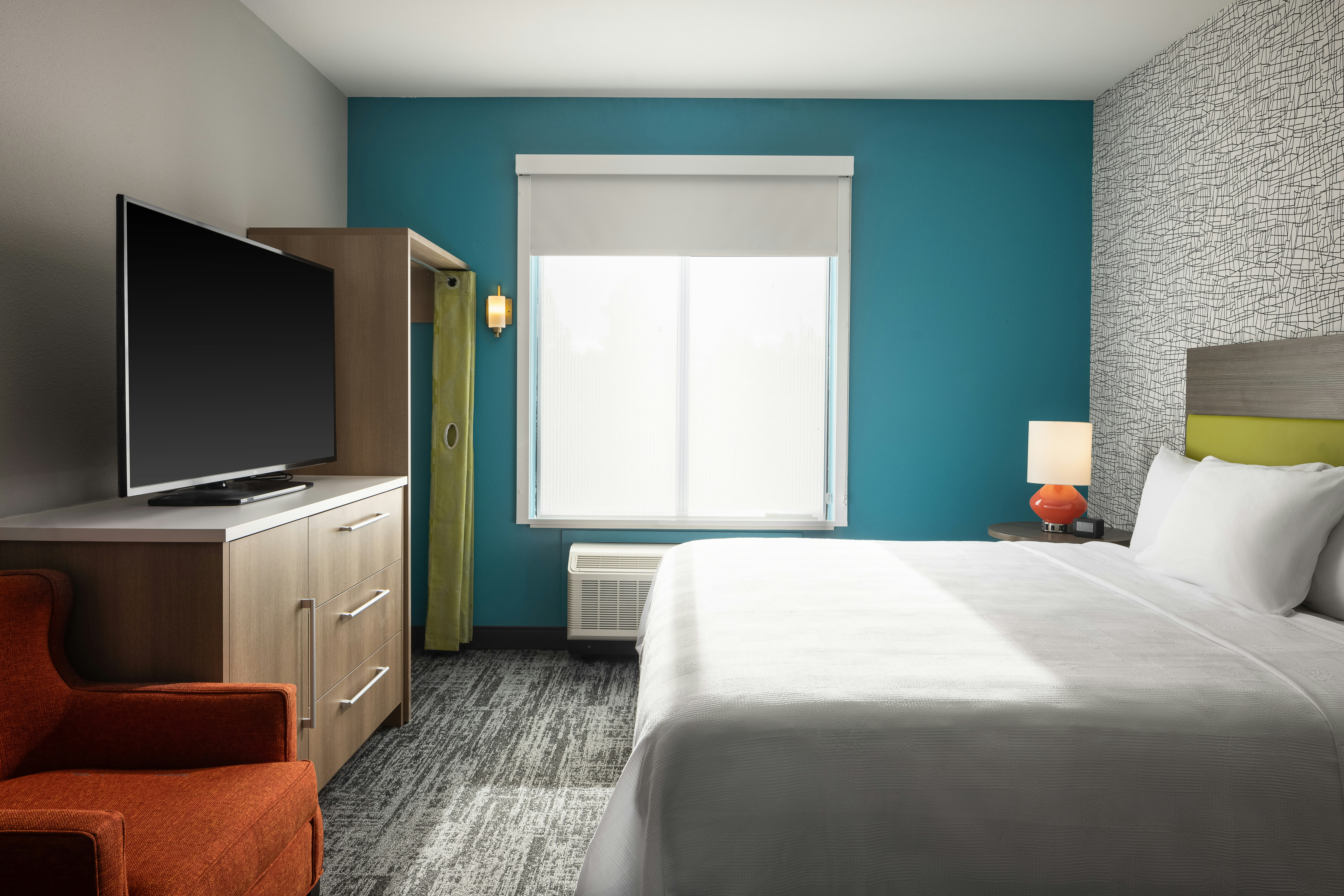 STUDIO, SUITE, KING BED