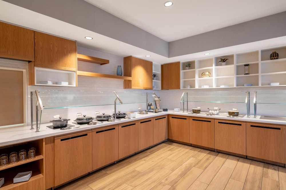Hyatt Place Sacramento International Airport 7/47