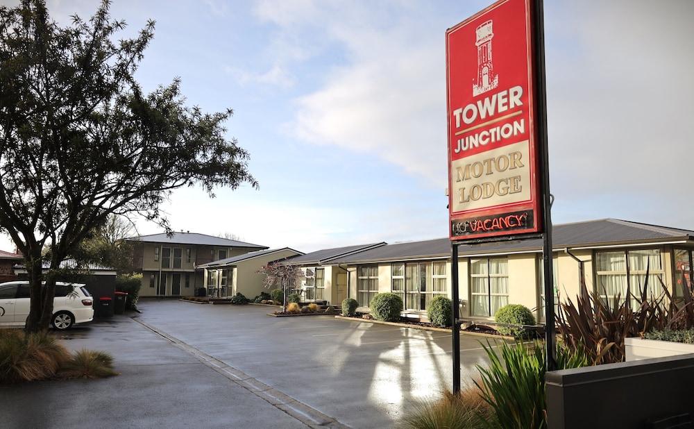 Tower Junction Motor Lodge 55/61