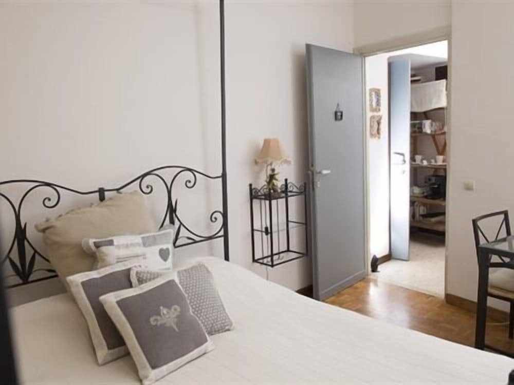 Le Fate Apartments 16/47