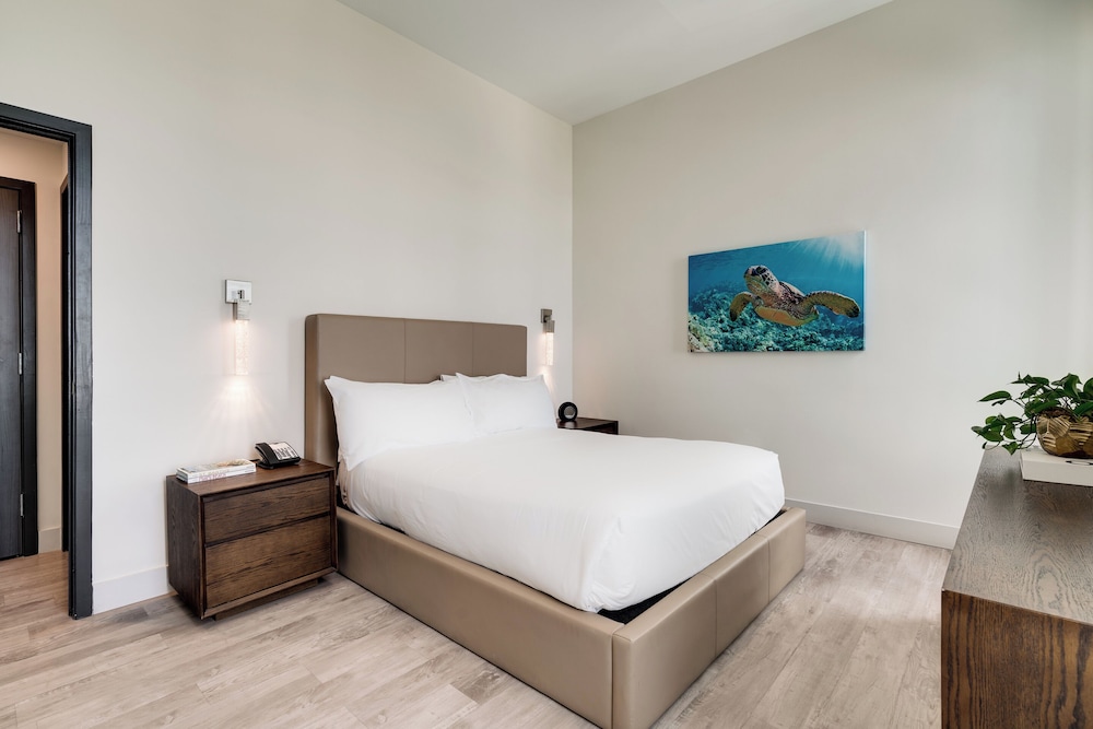 CH Luxury Condos & Studios On The Beach 38/50