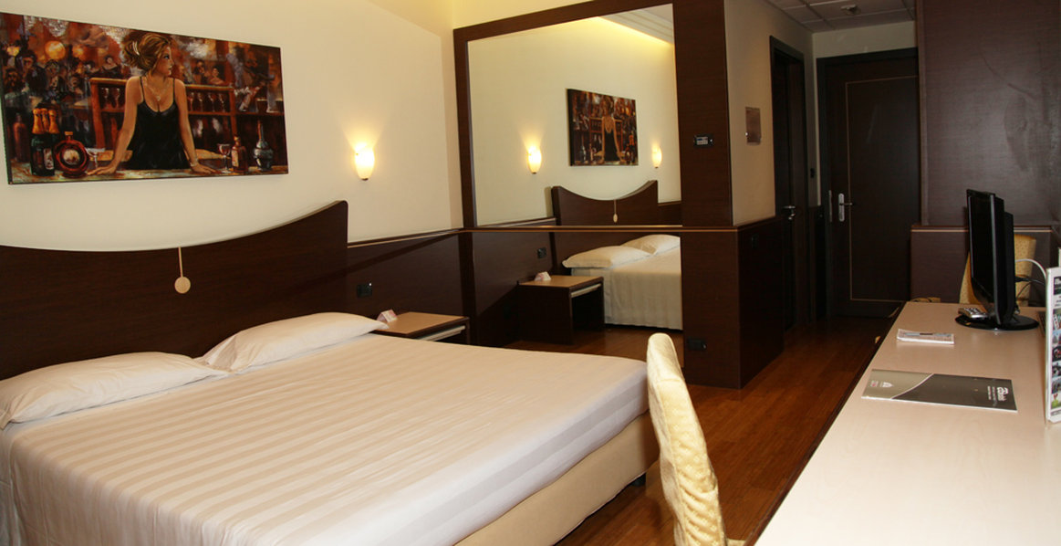 Room, Single, Double Bed
