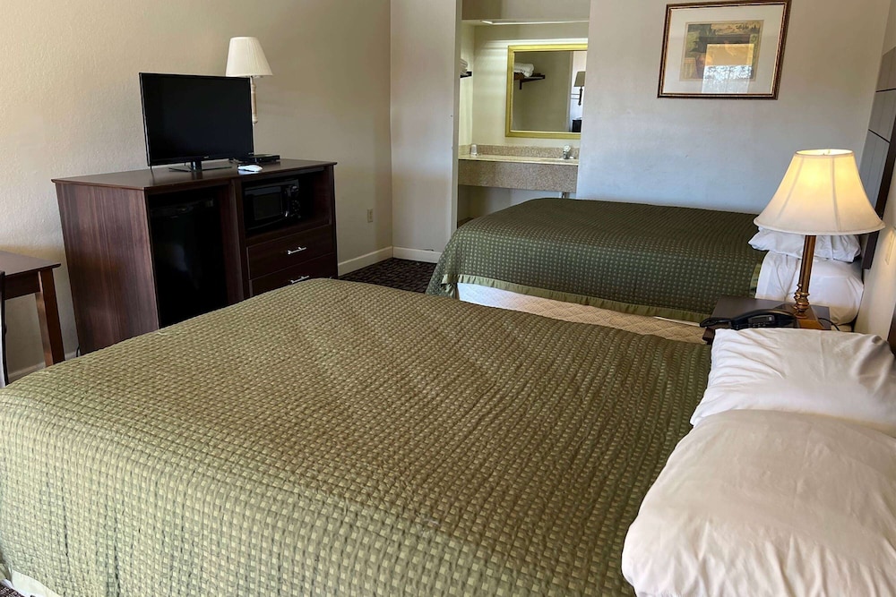 Hotel Brewton 30/49