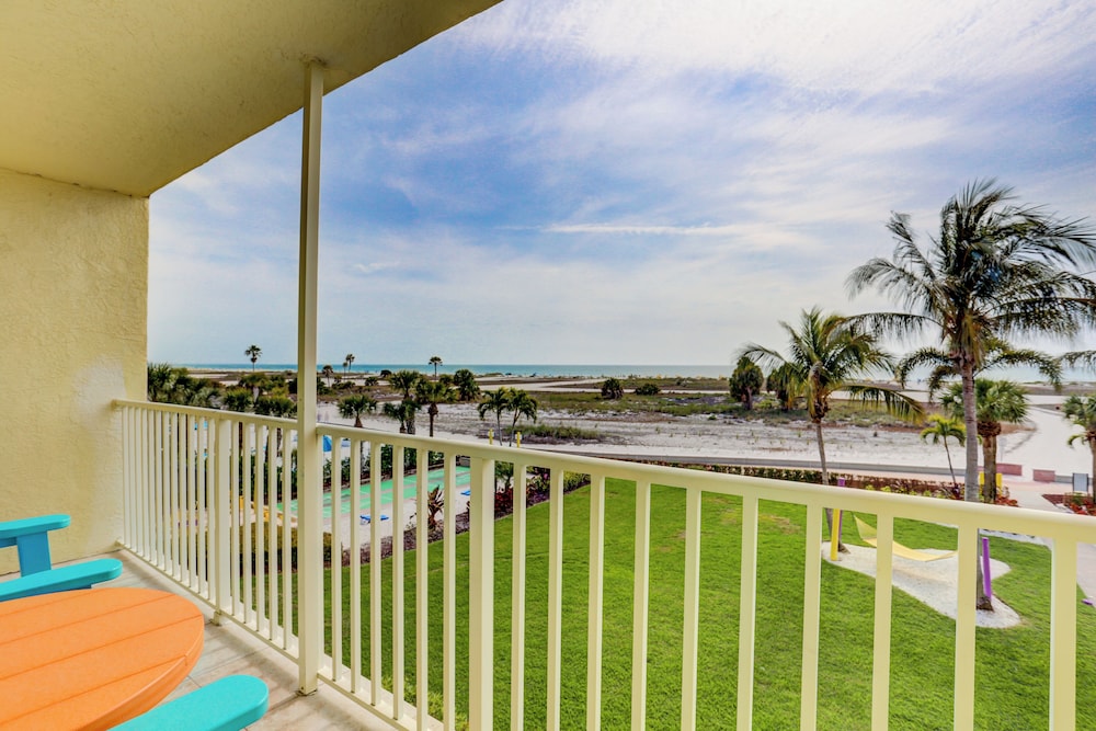 South Beach Condo Hotel photo2