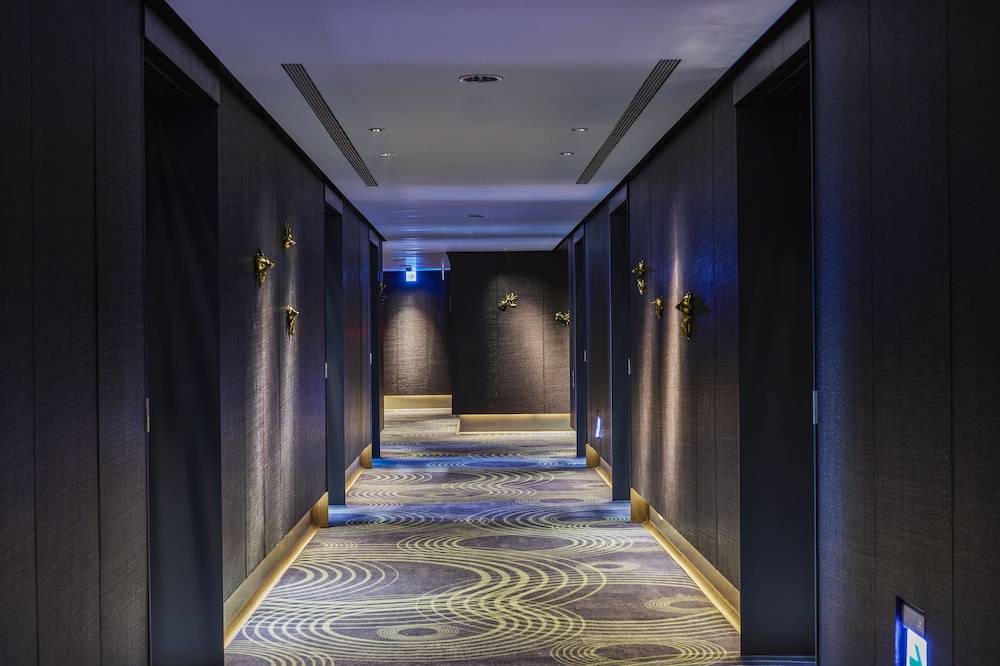 H2o Hotel 28/60