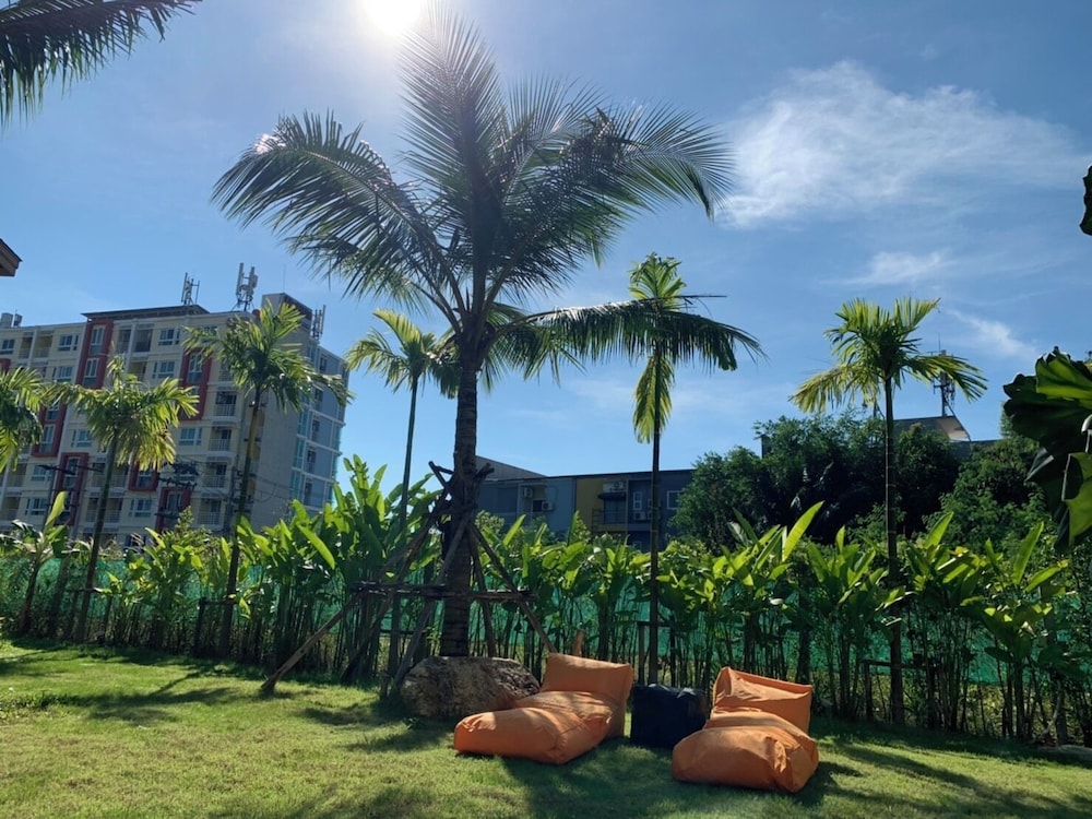 Atom Phuket Hotel -SHA Plus 42/50