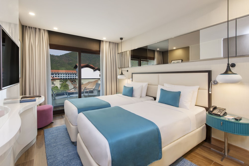Superior Room with Queen Size Bed