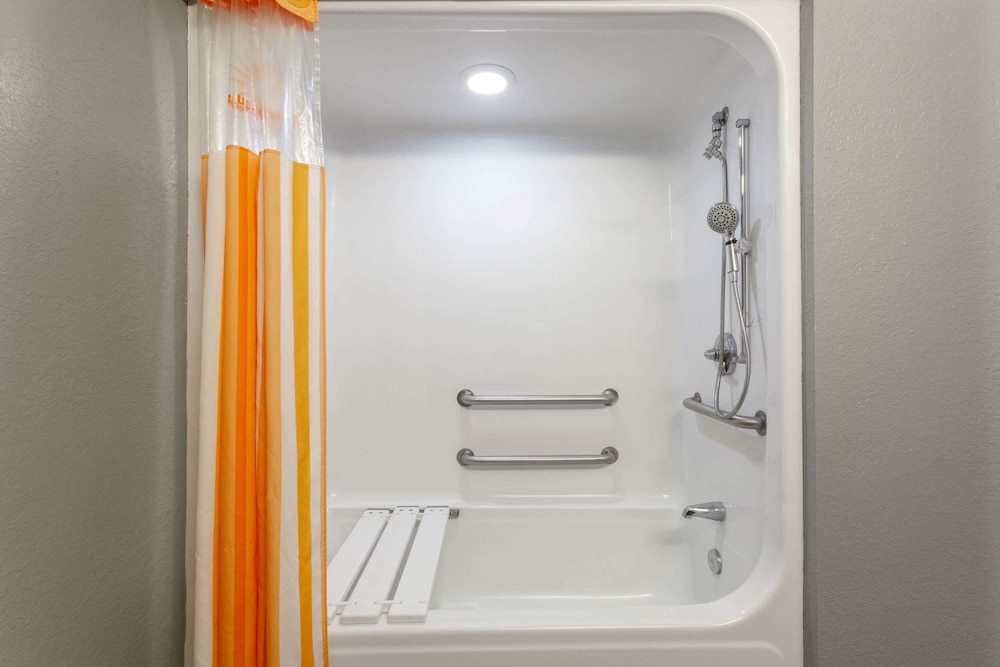 Sleep Inn & Suites St Petersburg Gateway 9/40
