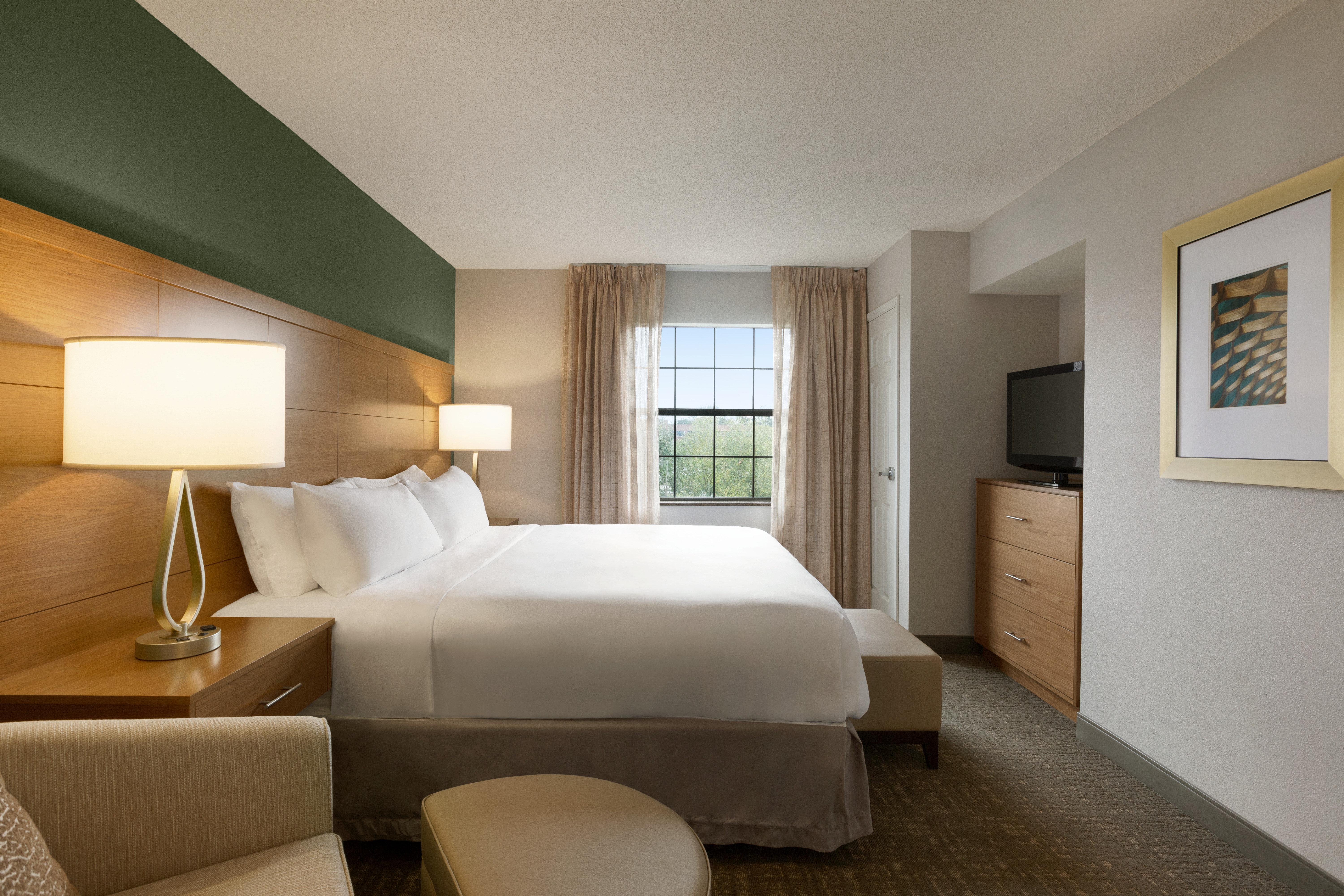 2 Bedrooms, Suite