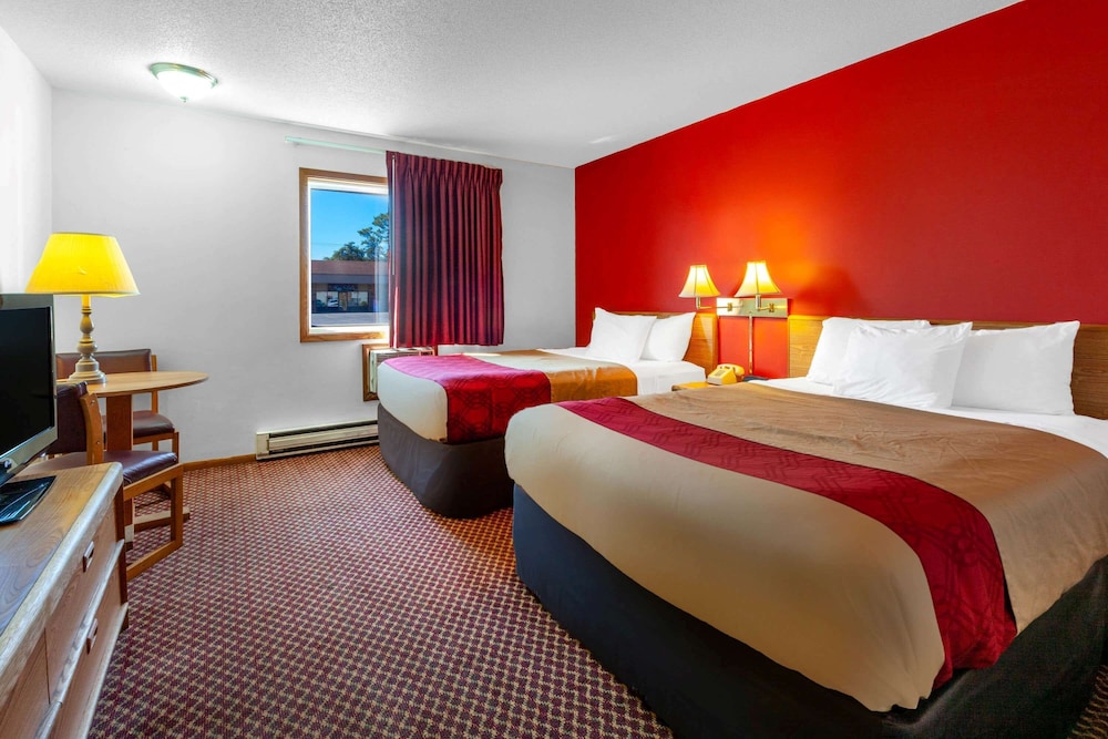 Travelodge by Wyndham Escanaba 19/46