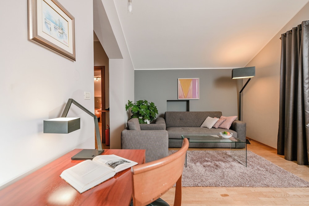 Hotel Laurus 58/82