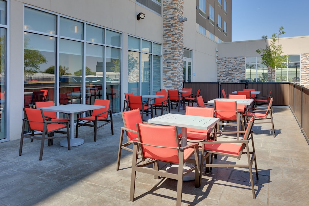 Holiday Inn Express & Suites Dallas Nw Hwy - Love Field 31/45