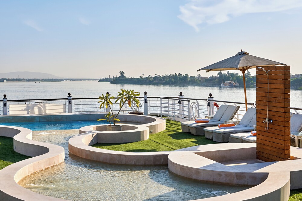 Mövenpick MS The Royal Lotus Nile Cruise 39/43