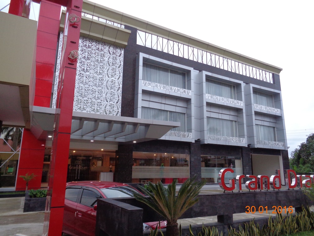 Grand Dian Slawi 1/30