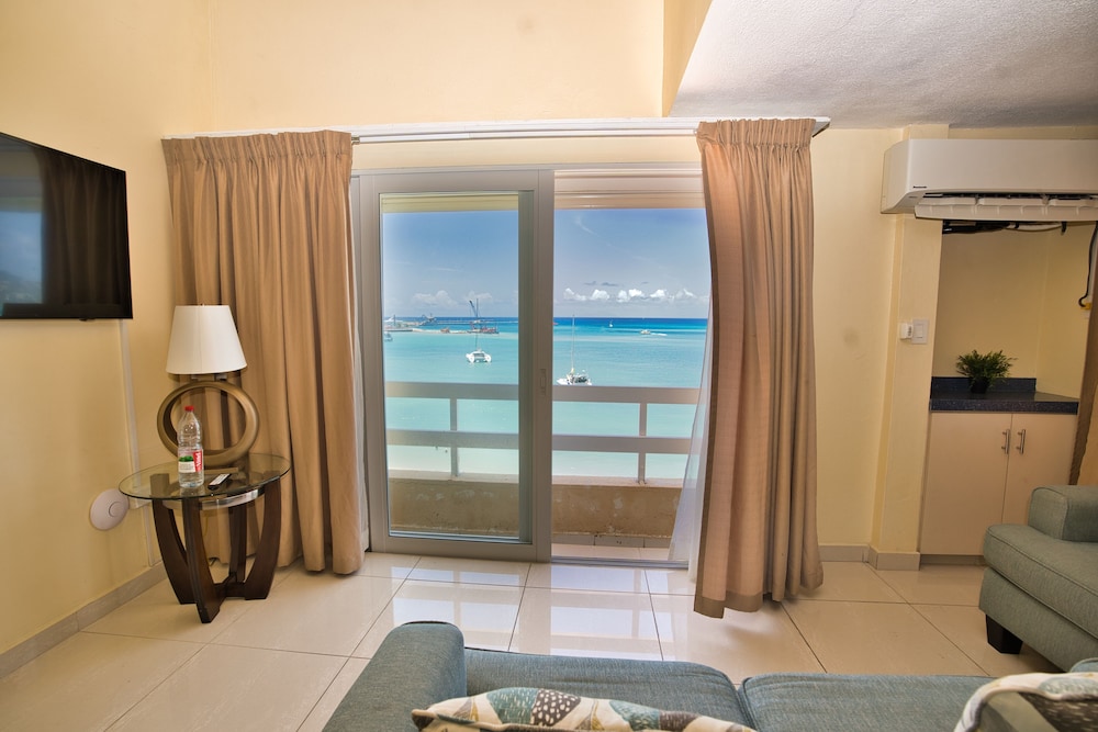 Horizon View Beach Hotel 46/46