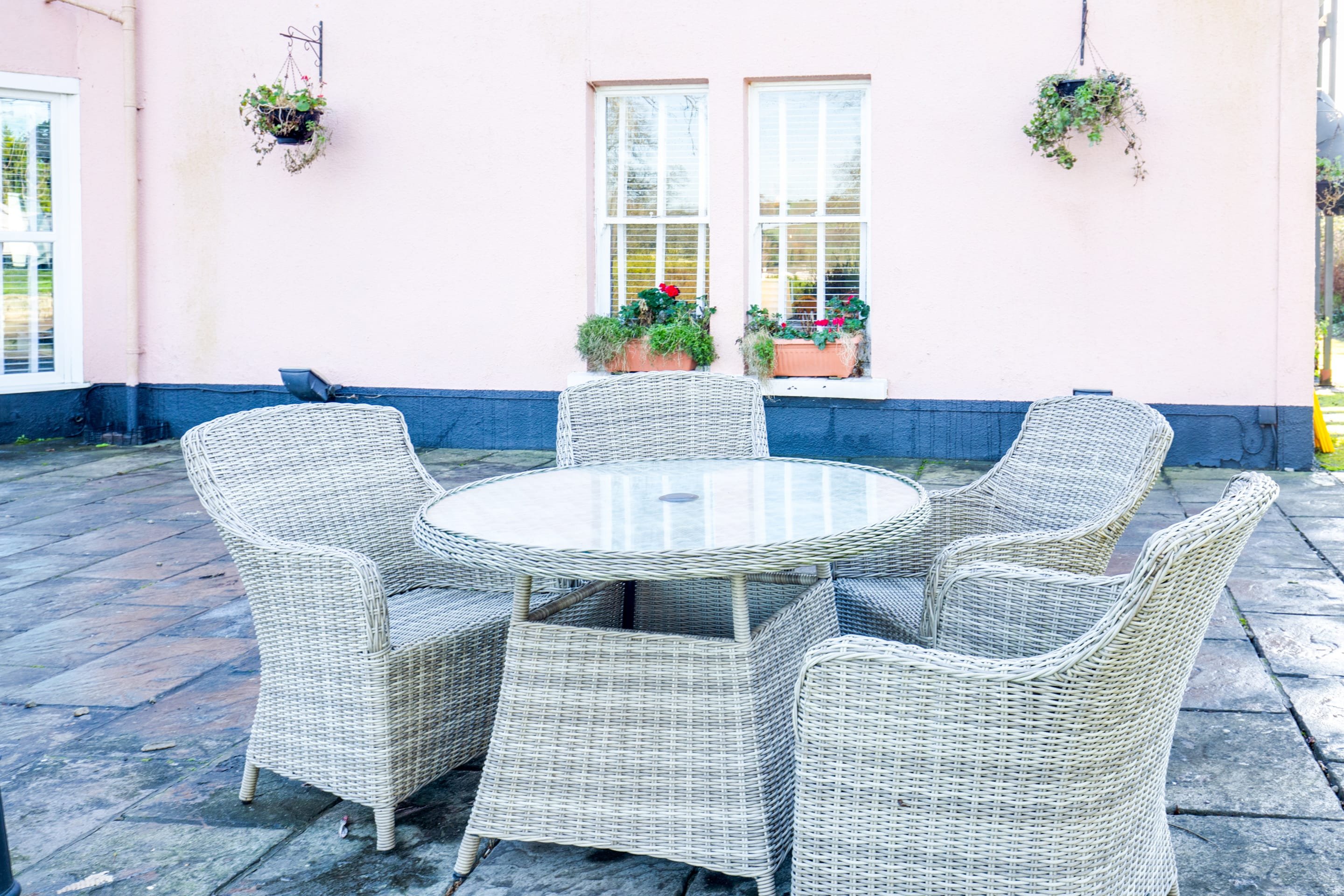 OYO Lamphey Hall Hotel 2/8