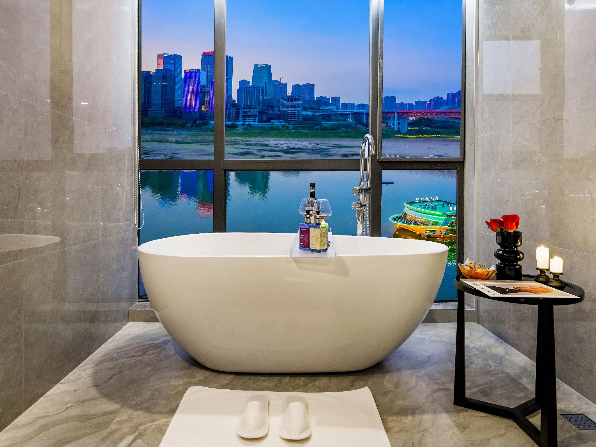 Chonpines Hotel (Chongqing Jiefangbei Hongyadong) 73/73
