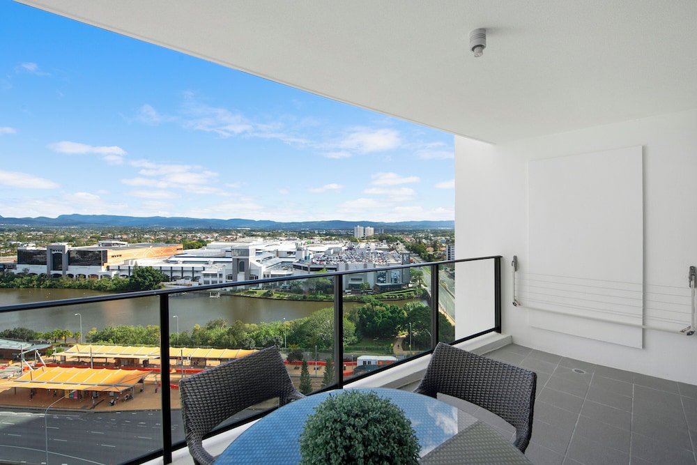 Mantra Sierra Grand Broadbeach 44/73