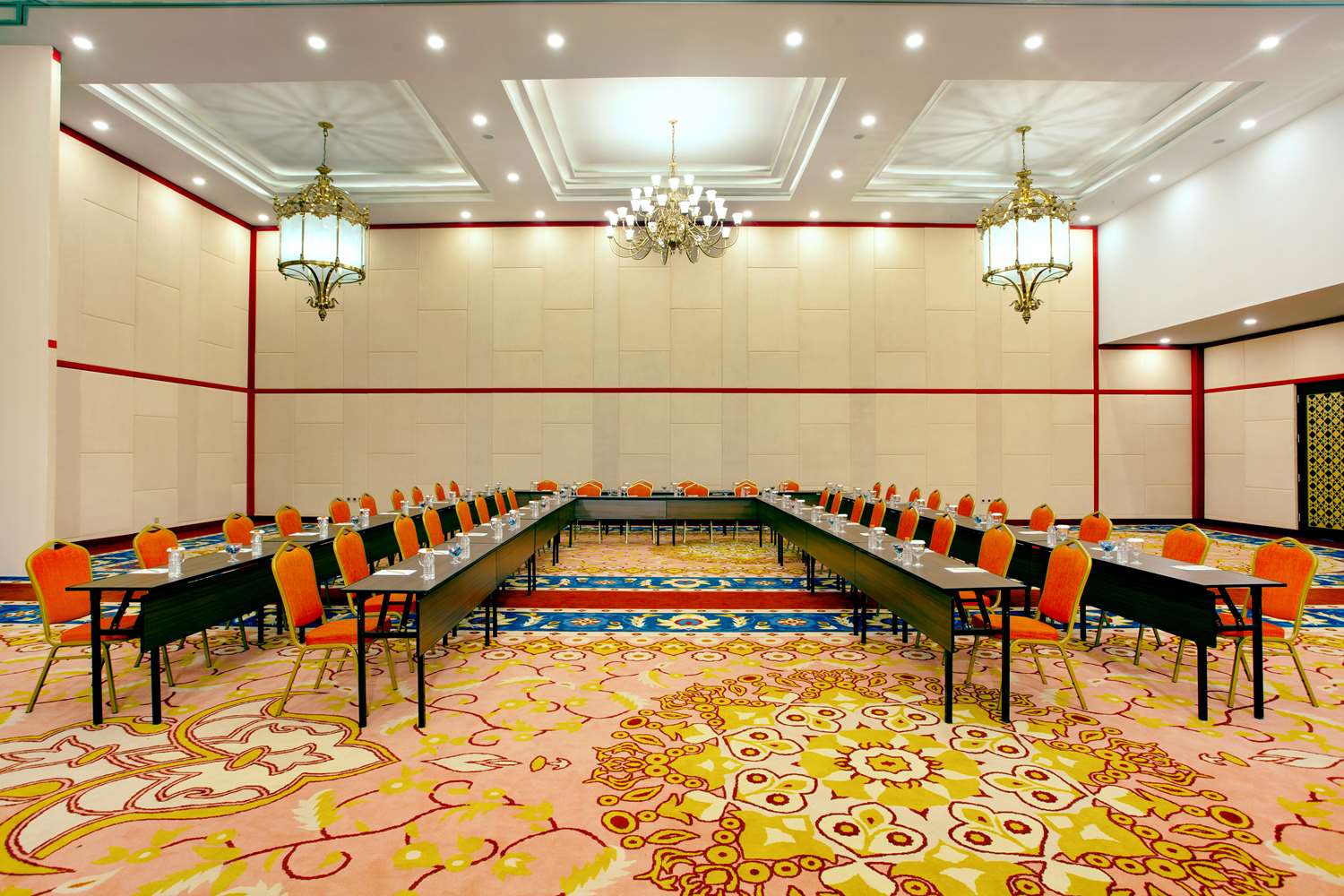 Alhambra Hotel & Convention 9/9