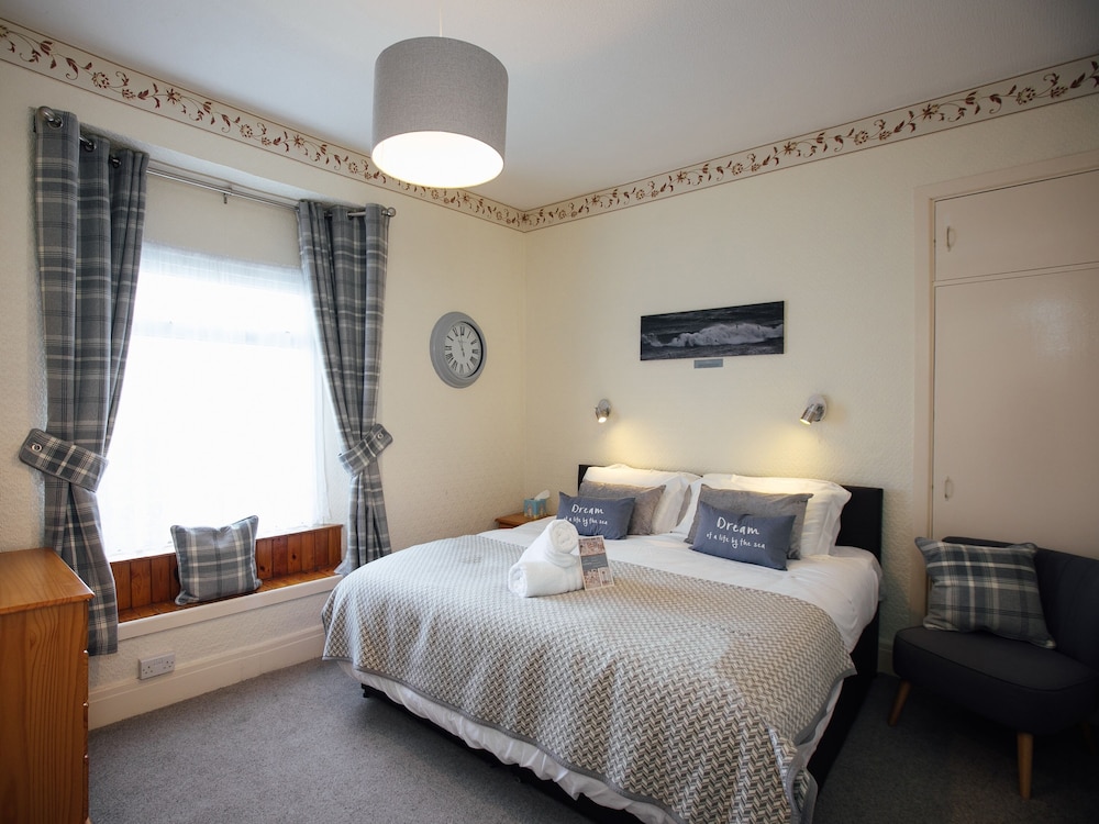 Lindholme Guest House 4/24