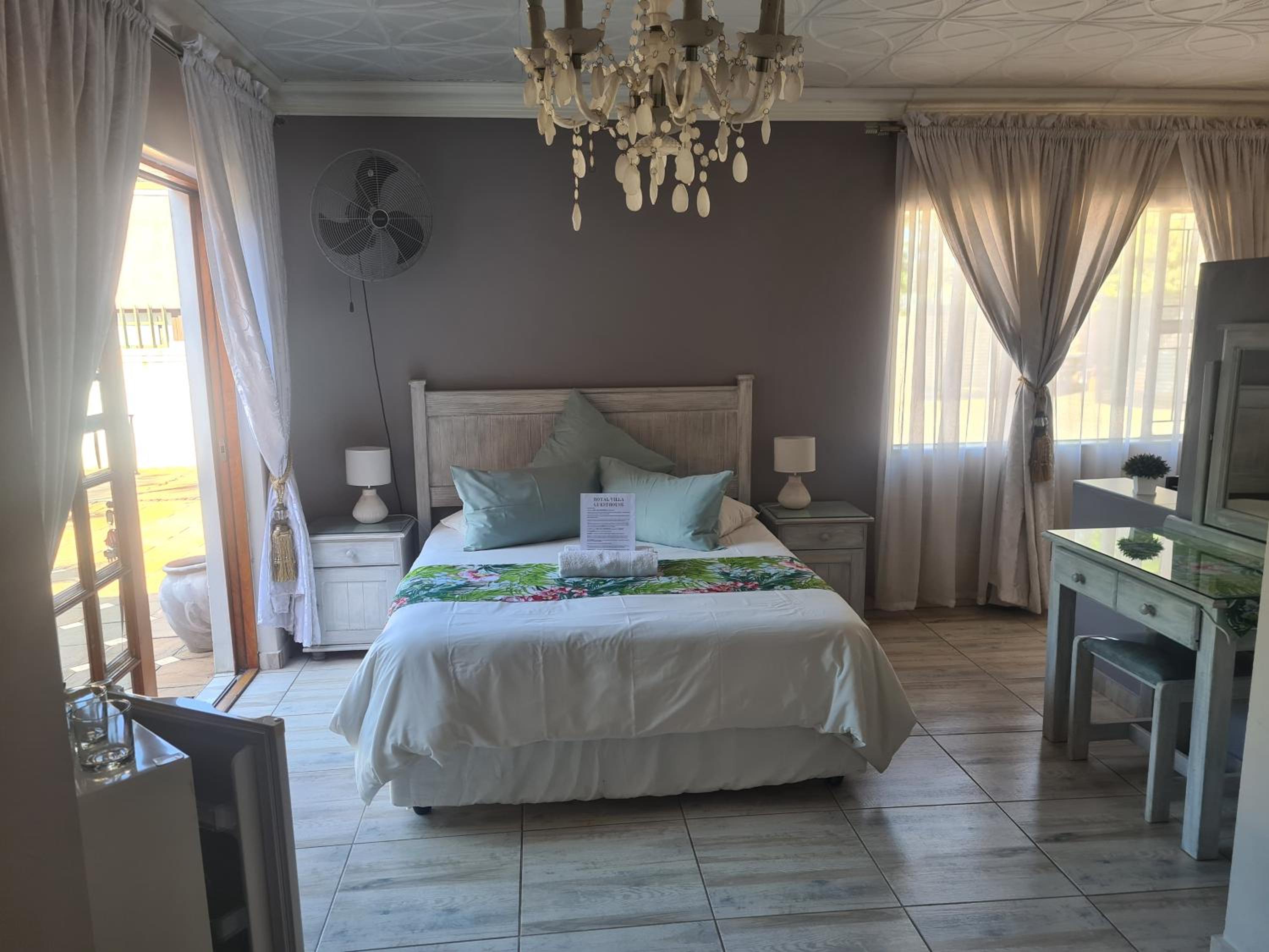 Royal Villa Guesthouse 3/17