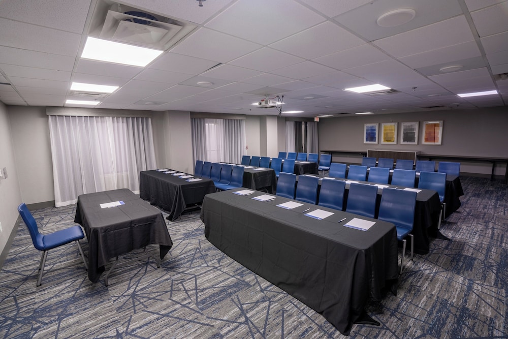 Holiday Inn Express Hotel And Suites Orange City 53/63