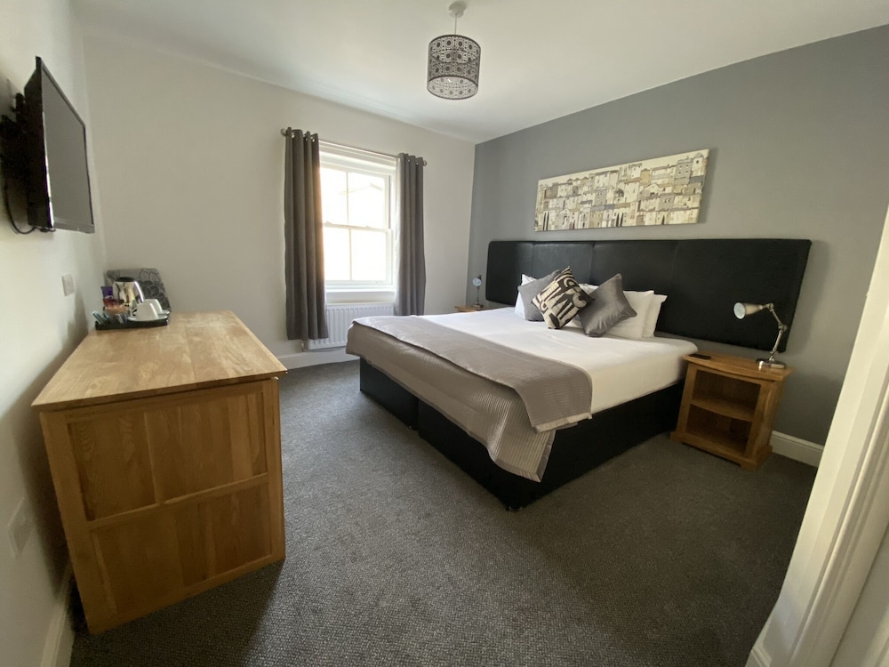 The Three Horseshoes Hotel 17/50