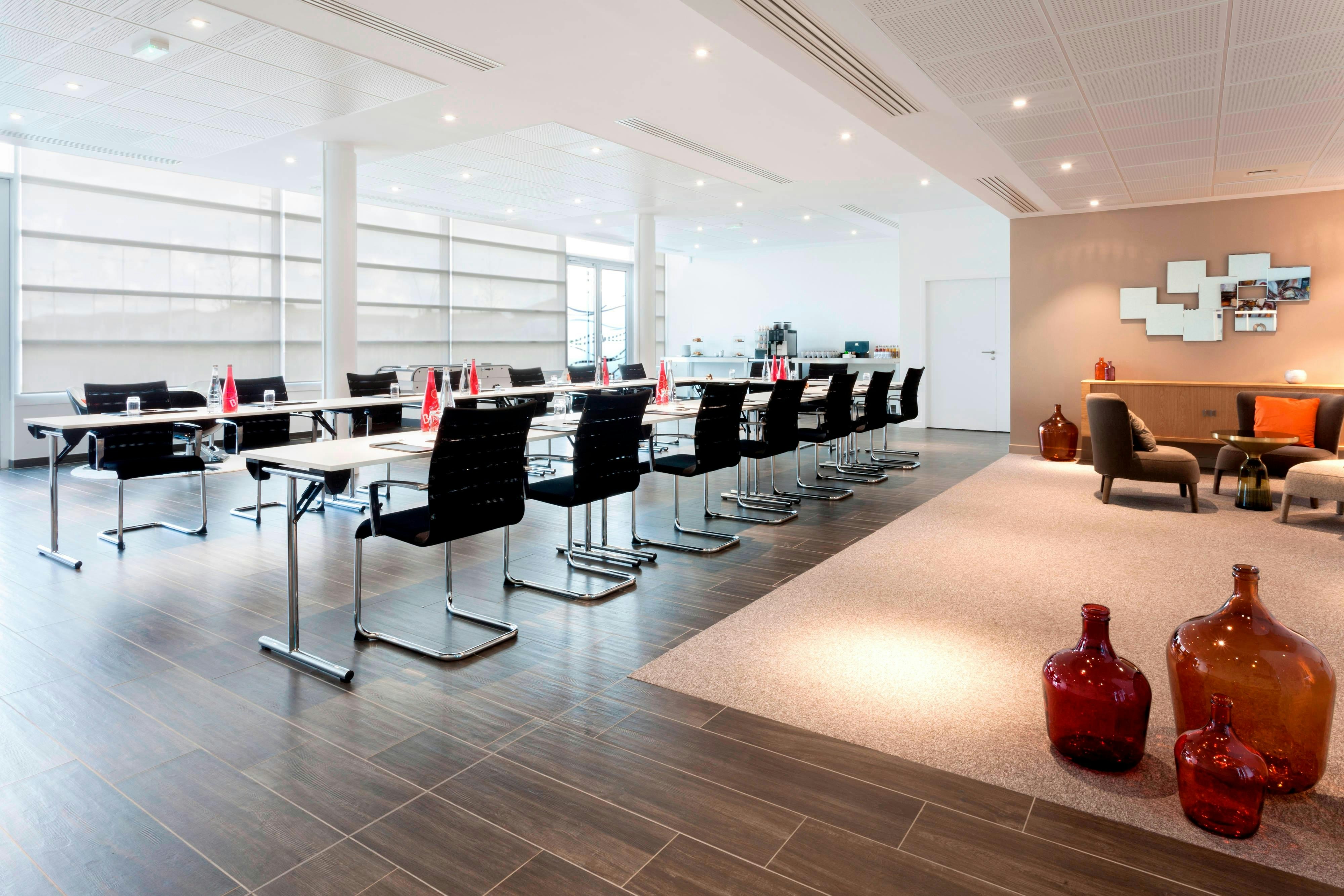Ac Hotel Paris Le Bourget Airport 48/50