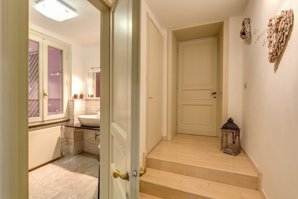 Trevi Miracle Suite 33/37