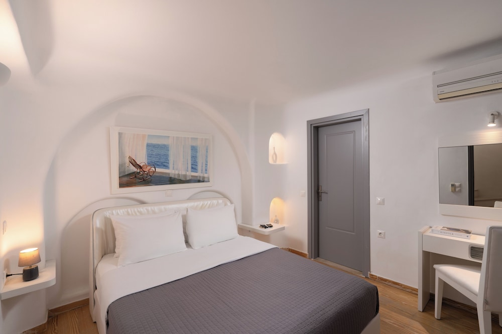 Santorini Princess Presidential Suites 7/50