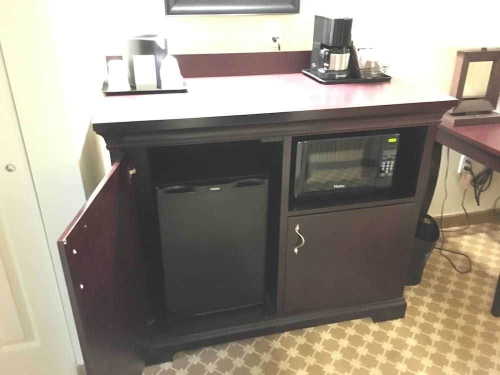 Country Inn & Suites by Radisson, Port Orange-Daytona, FL 17/40