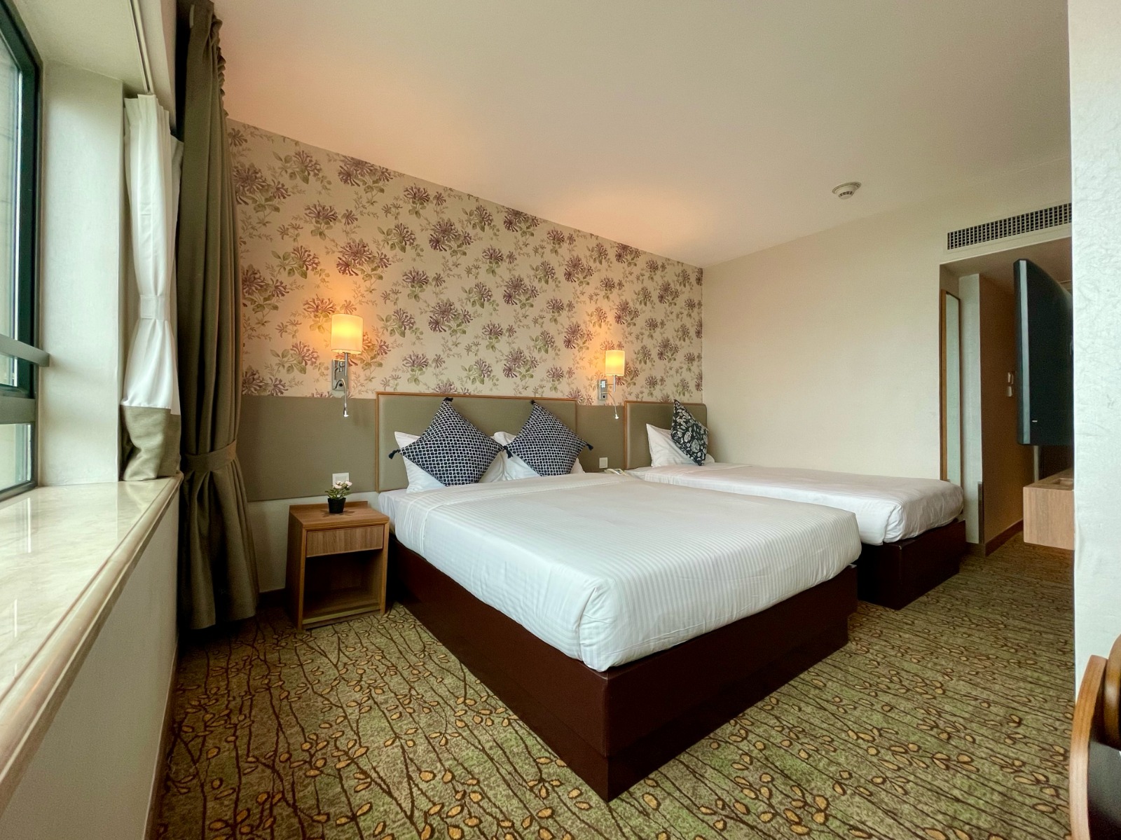 Lander Grand Hotel 46/72