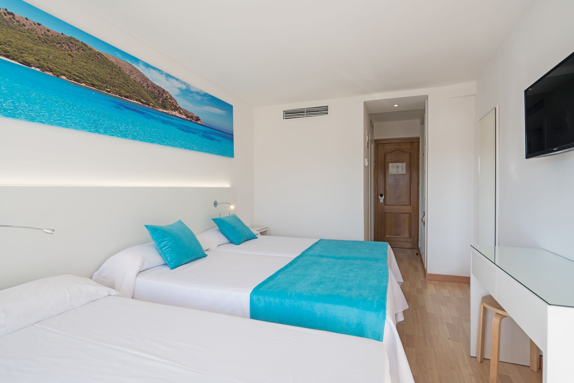 Standard, Twin Beds, City View