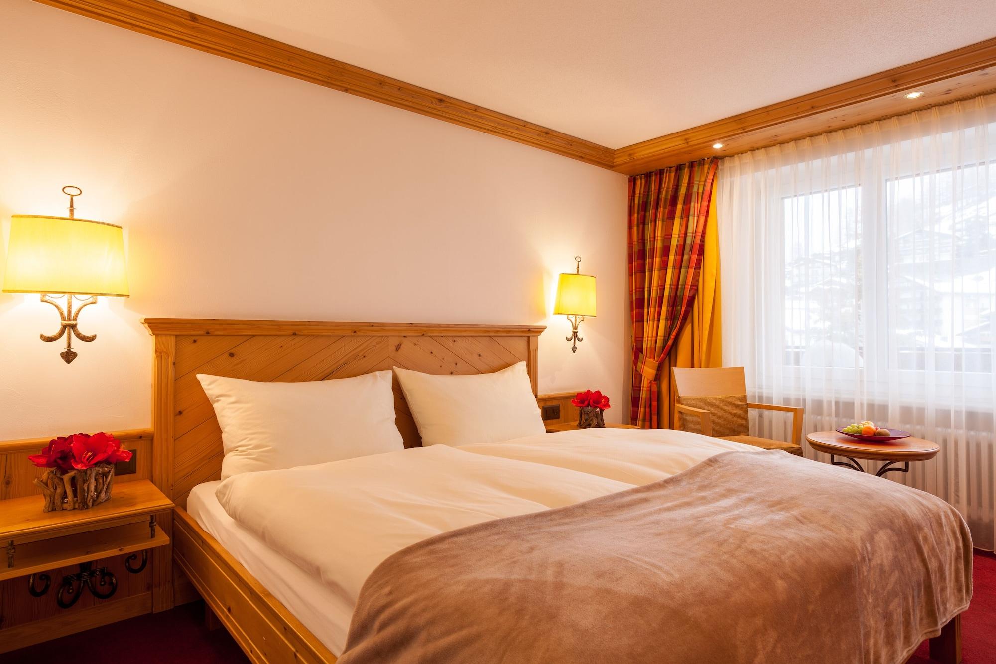 Standard, Double Bed, Mountain View, Balcony