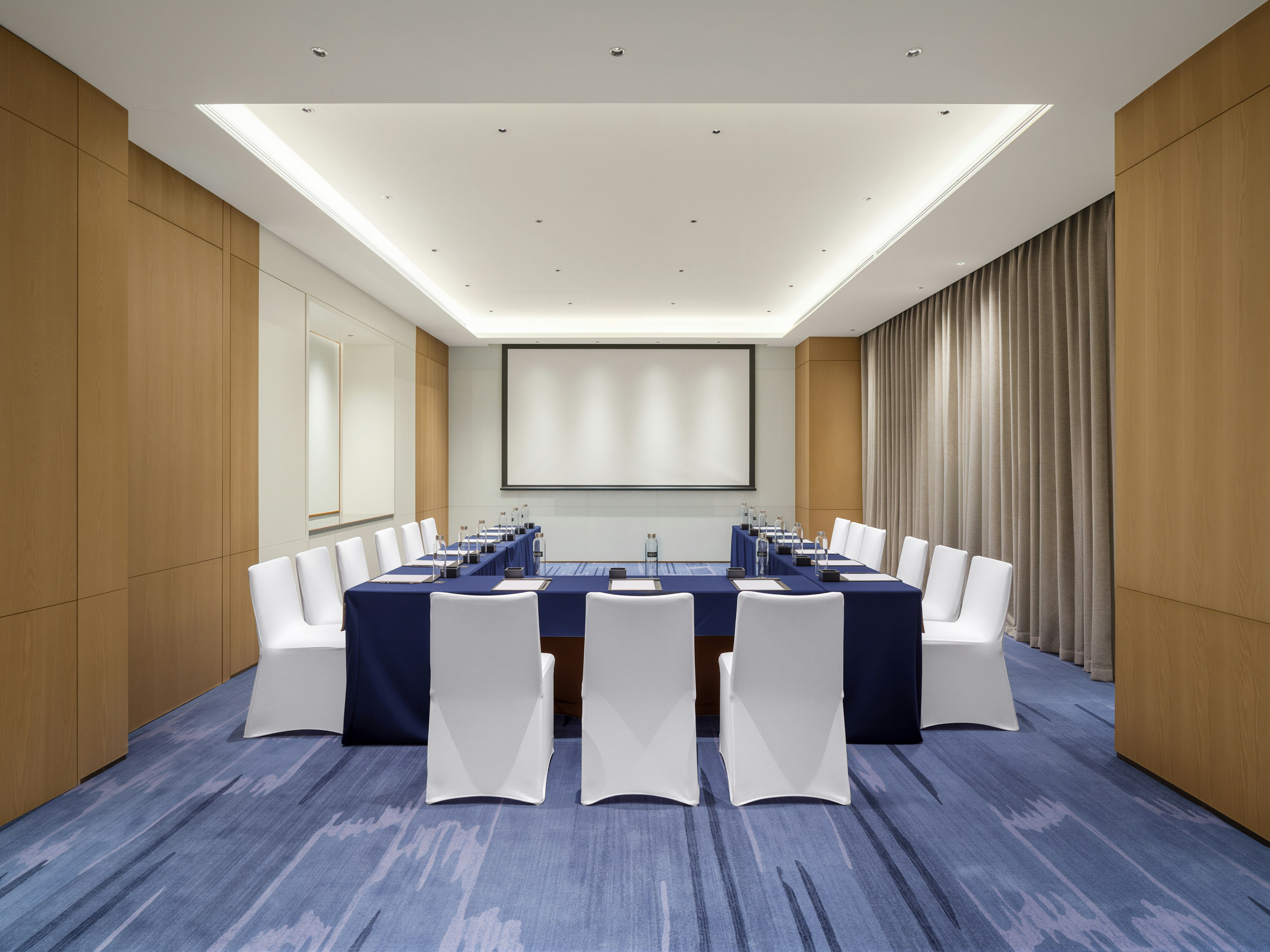 Canton Hotel Guangzhou, Tapestry Collection by Hilton 40/50