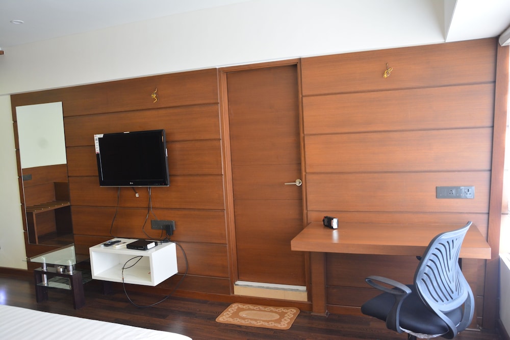 PLATINUM RESIDENCY HOTEL 24/28