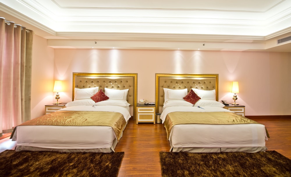 The Royal Pinnacle Hotel 10/50