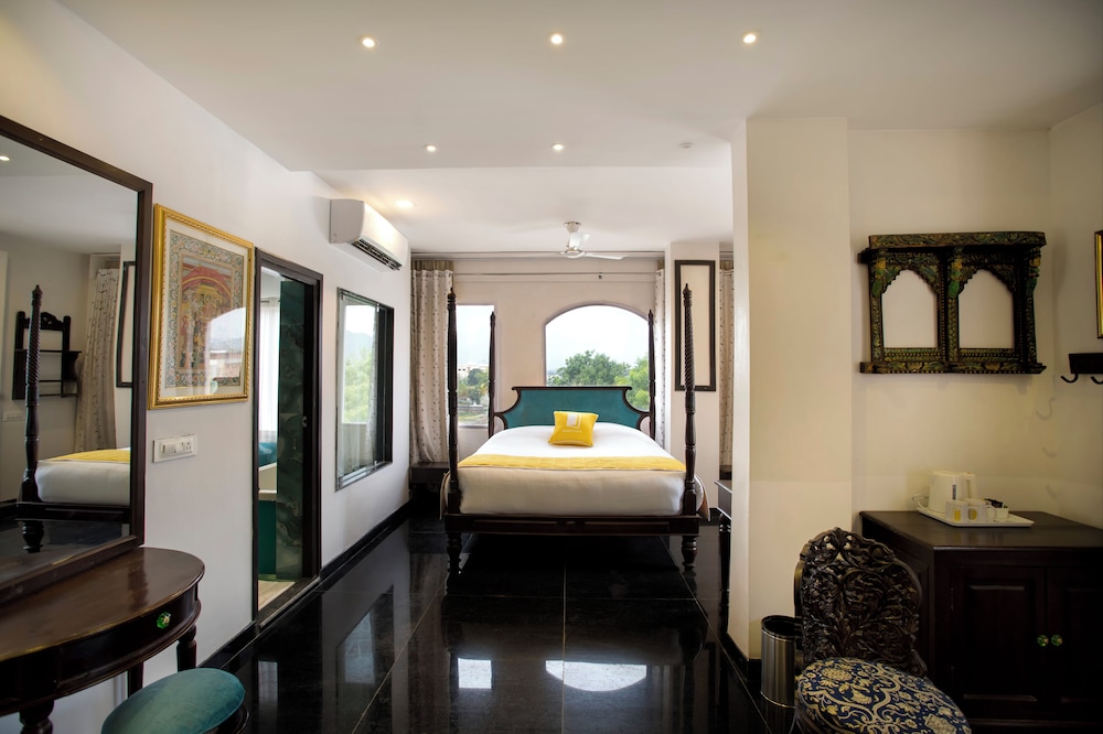 Bloom Boutique Udaipur (Lake Pichola) 28/50
