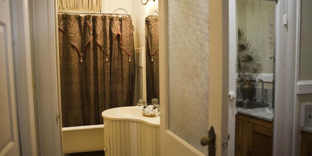 Forsyth Park Inn 50/50