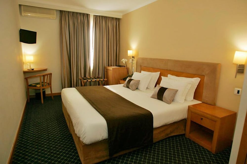 Quiaios Hotel 4/28