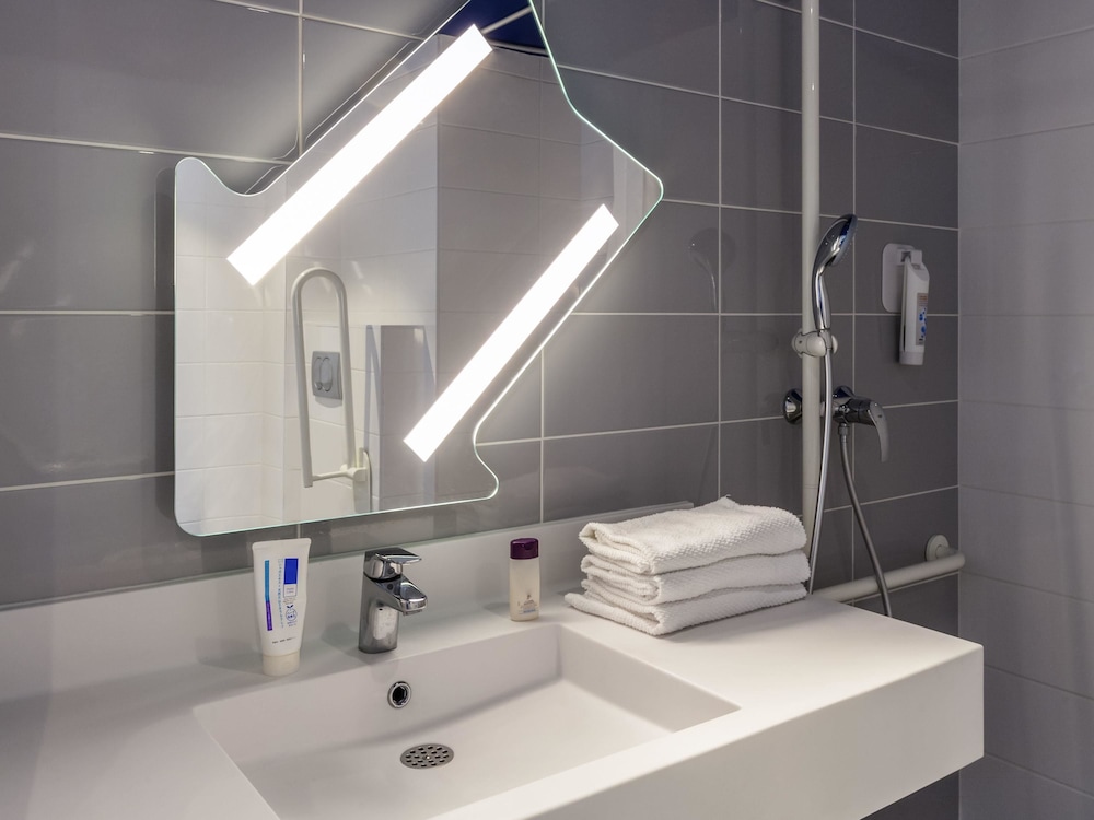 Ibis Budget Paris Clichy Mairie 21/65
