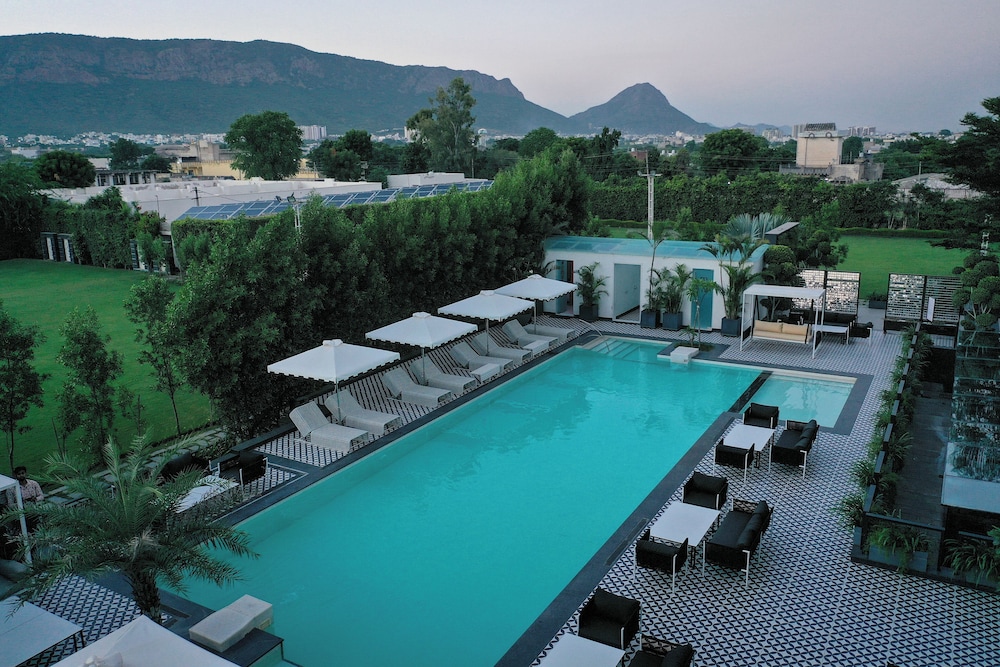 Grand Xenia Ajmer 30/35