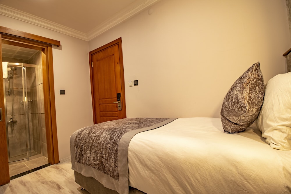 Avrasya Port Hotel 12/40