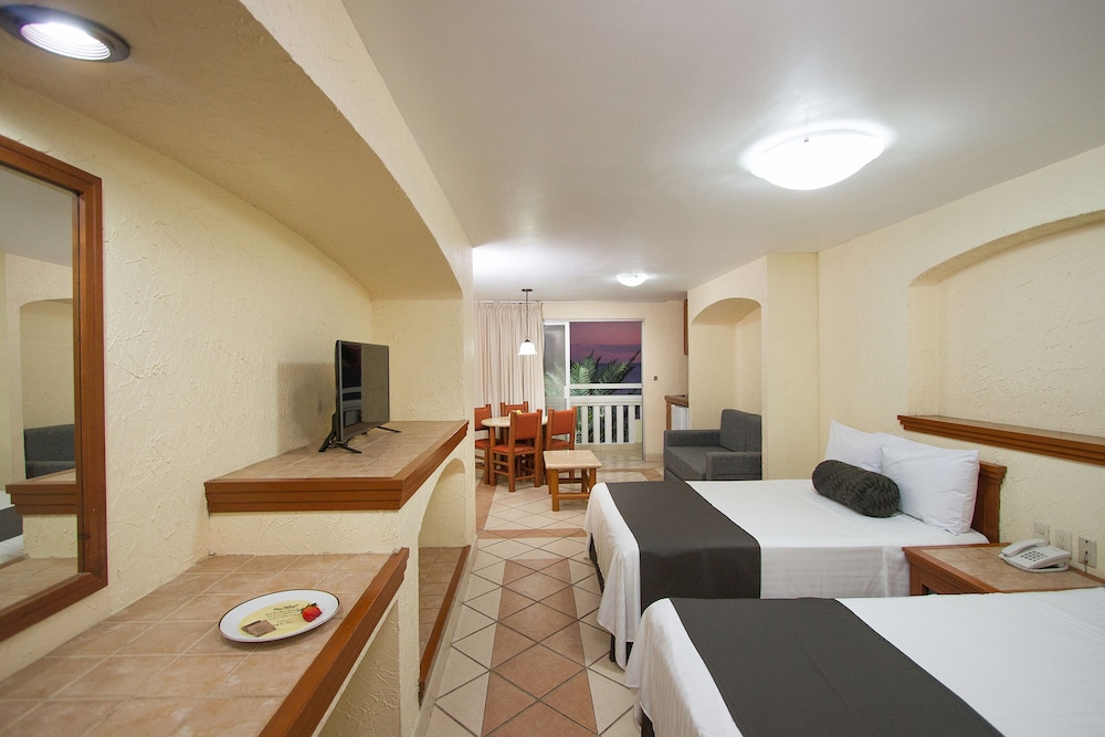 Don Pelayo Pacific Beach Hotel 44/69