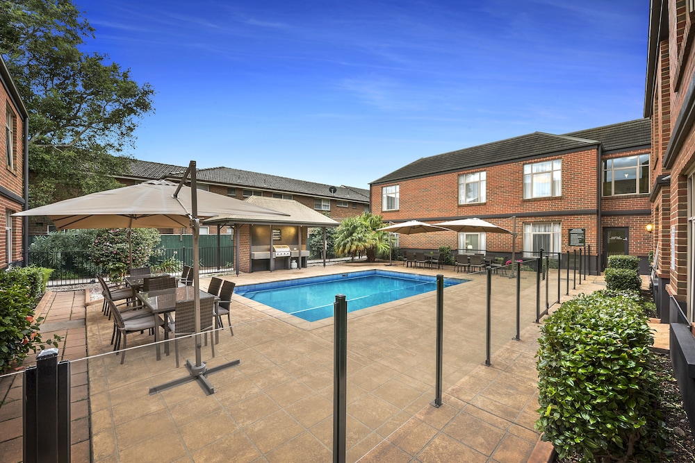 Quest Dandenong 5/27