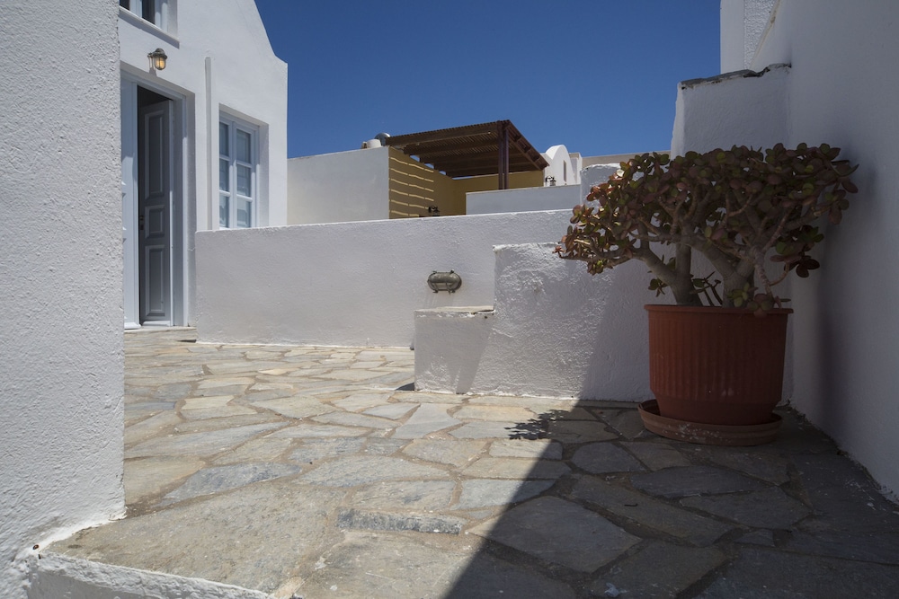 Ianthe Apartments And Villa 32/50