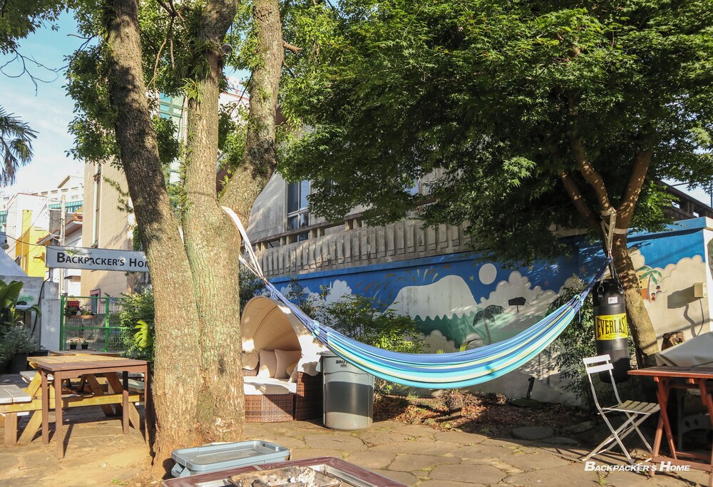 Backpacker's Home 24/50