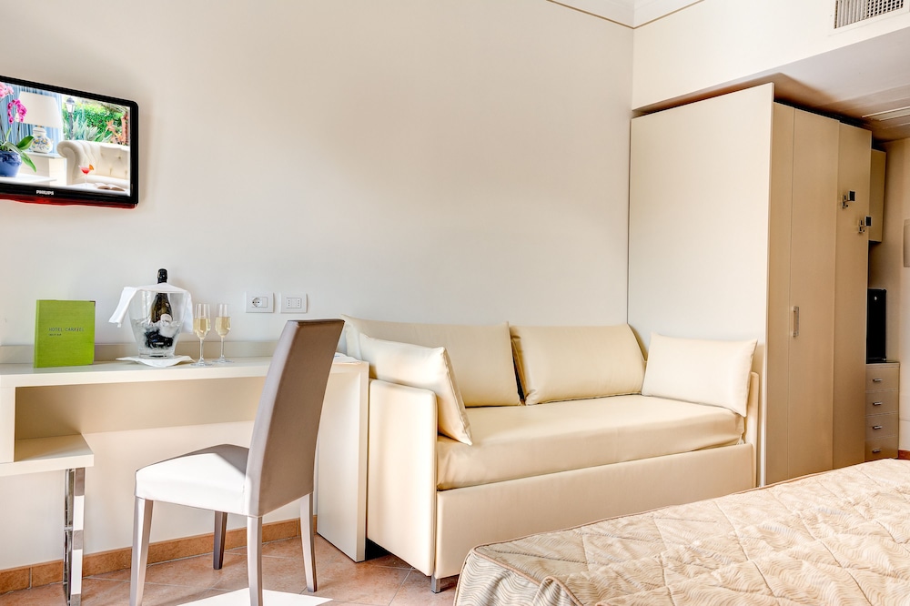 Caravel Hotel 30/62