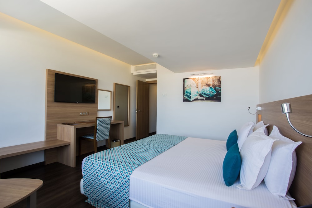 Deluxe, Sea View