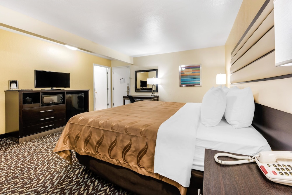 Quality Inn & Suites Capitola By The Sea 17/35